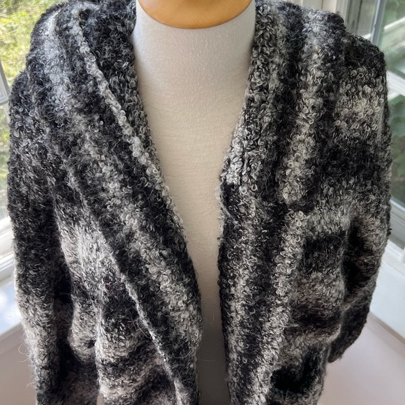 FRENCH CONNECTION alpaca blend boucle cozy hooded cardigan with pockets - Picture 3 of 9